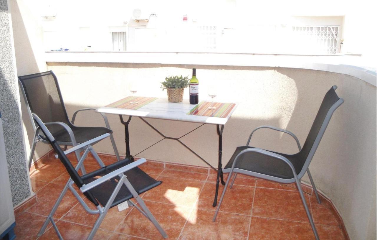 2 Bedroom Cozy Apartment In Torrevieja Ngoại thất bức ảnh