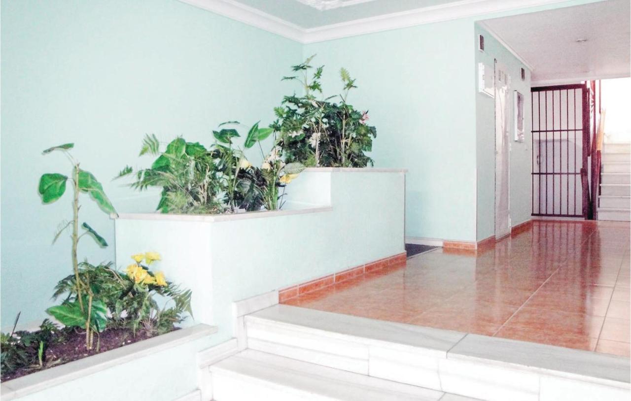2 Bedroom Cozy Apartment In Torrevieja Ngoại thất bức ảnh