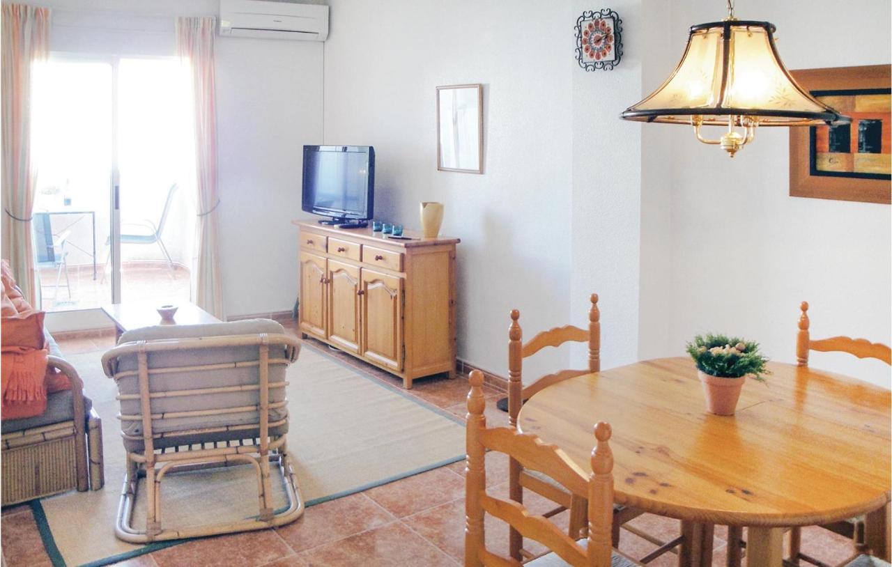 2 Bedroom Cozy Apartment In Torrevieja Ngoại thất bức ảnh
