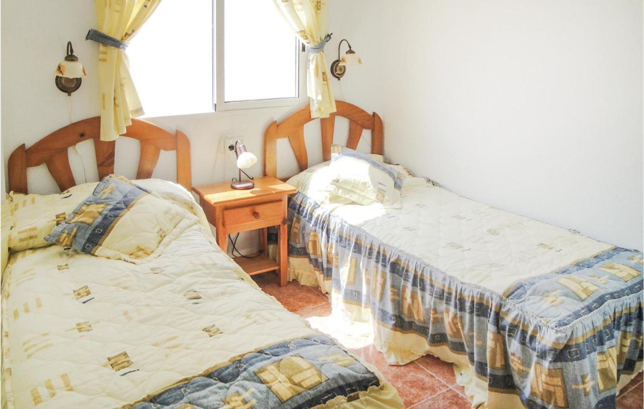 2 Bedroom Cozy Apartment In Torrevieja Ngoại thất bức ảnh