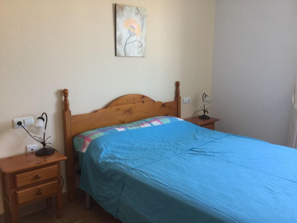 2 Bedroom Cozy Apartment In Torrevieja Ngoại thất bức ảnh