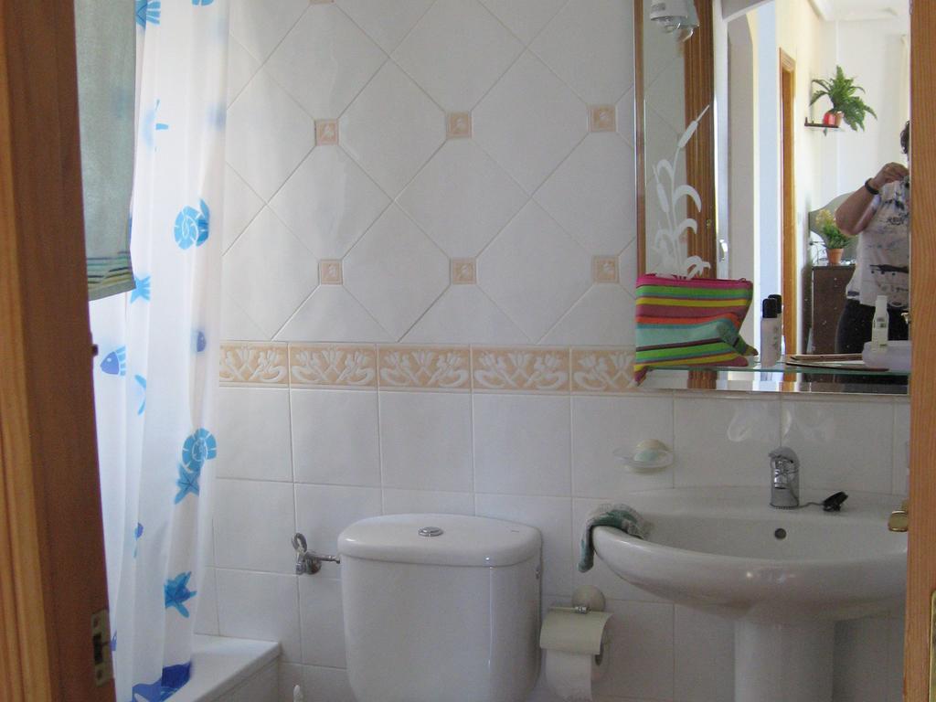 2 Bedroom Cozy Apartment In Torrevieja Ngoại thất bức ảnh