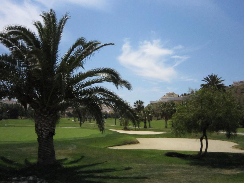 2 Bedroom Cozy Apartment In Torrevieja Ngoại thất bức ảnh
